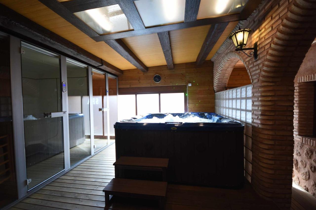 Casa Rural De Estilo Rustico Con Spa Almagro Luaran gambar