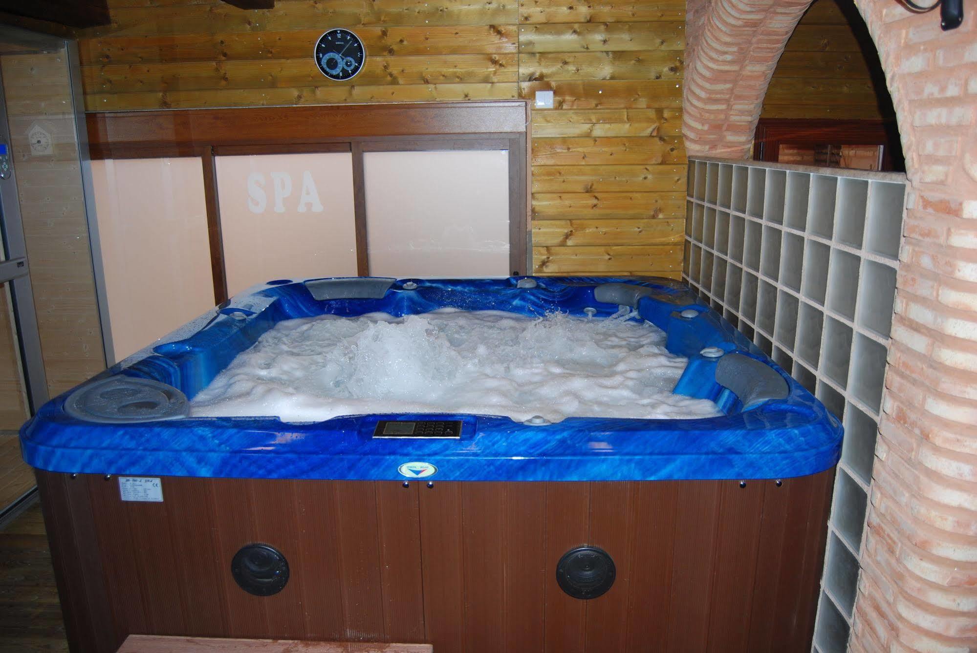 Casa Rural De Estilo Rustico Con Spa Almagro Luaran gambar